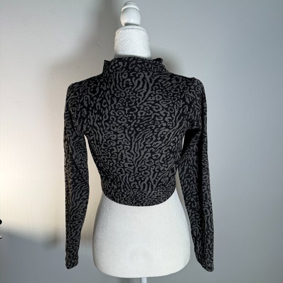 Unbranded Animal Print Elastic Workout Zip Up Cropped Top Womens Size L - Picture 2 of 10